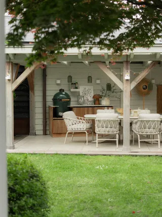 Overdekte tuin met tuinmeubelen uit de #yestuinmeubelshop community