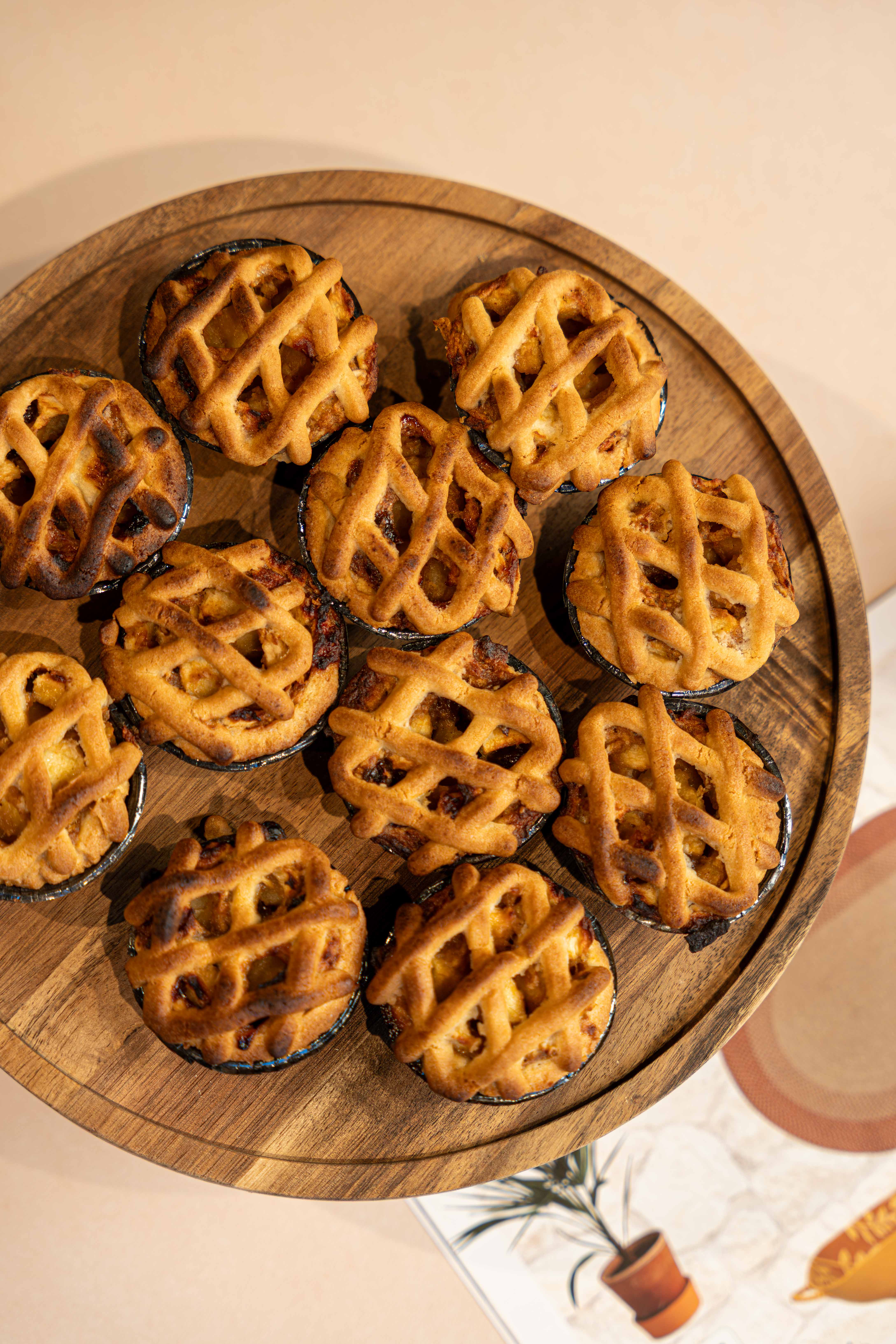 Appeltaart als warm welkom bij Tuinmeubelshop